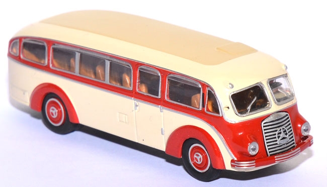 Mercedes-Benz LO 3500 Stromlinienbus hellelfenbein