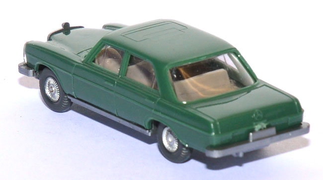 Mercedes-​​​​Benz 200/8 patinagrün