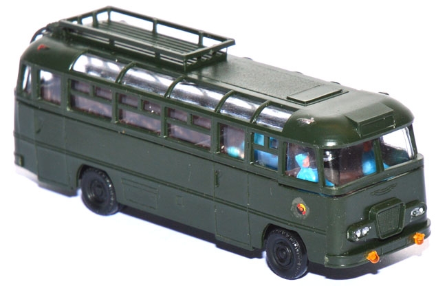 Ikarus 31 Reisebus NVA Militär grün