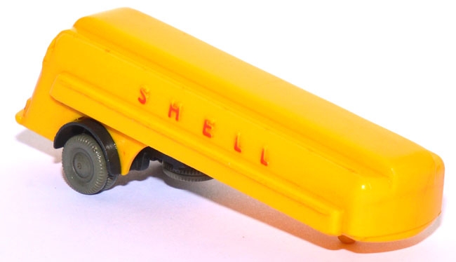 Auflieger von Tanksattelzug Shell unverglast