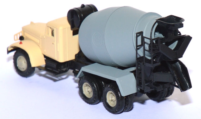 KrAZ-258 B1 SB-92 Betonmischer