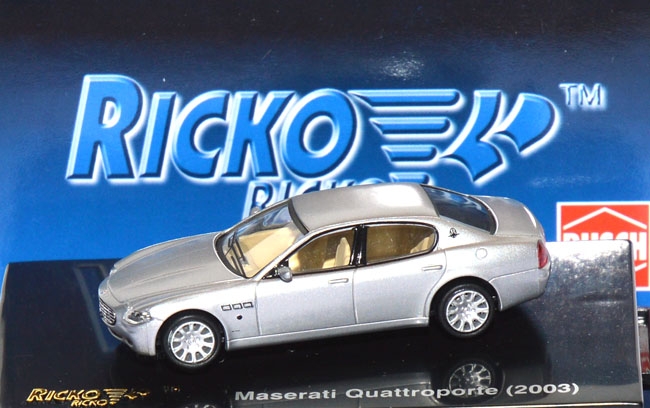 Maserati Quattroporte silbermetallic