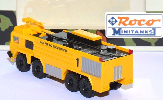 Rosenbauer Bush Panther 8x8 MAN Flugplatz-​​​Feuerwehr gelb