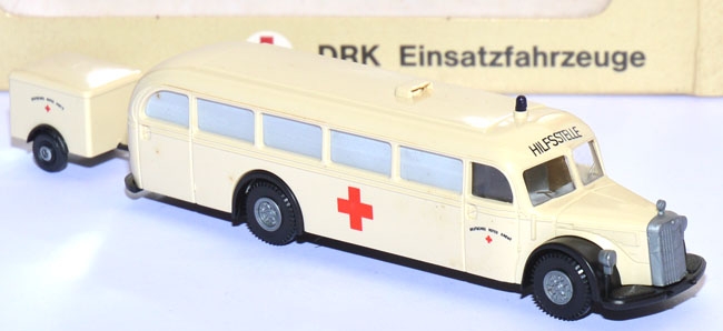 Mercedes-​​Benz O 5000 ÜL Bus mit Einachsanhänger DRK Hilfsstelle