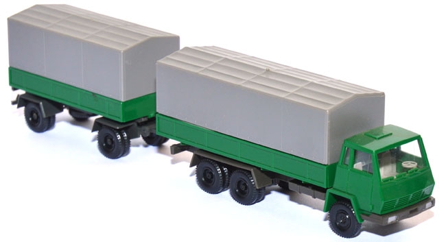 Steyr 1490 Pritschen-​Lastzug grün