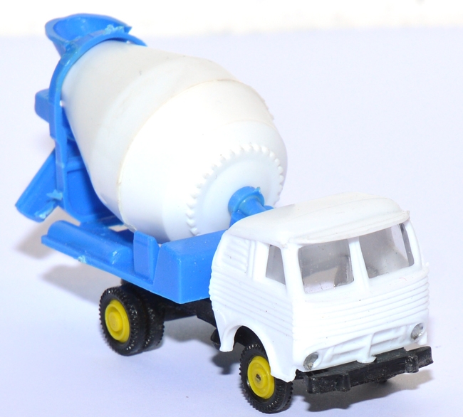 Pegaso Z-207 Transportbetonmischer weiß