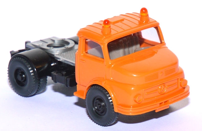 Mercedes-​​​​​Benz L 1413 Solozugmaschine gelborange