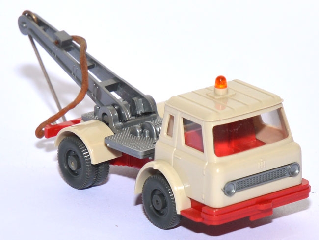 International Harvester Abschleppwagen hellefenbein