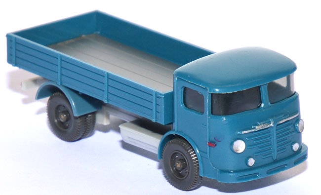 Büssing 4500 U Pritschen-LKW azurblau