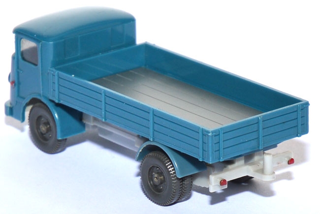 Büssing 4500 U Pritschen-LKW azurblau