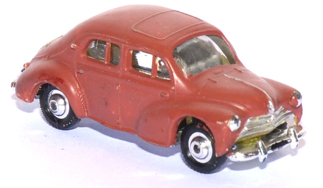 Renault 4 CV braun