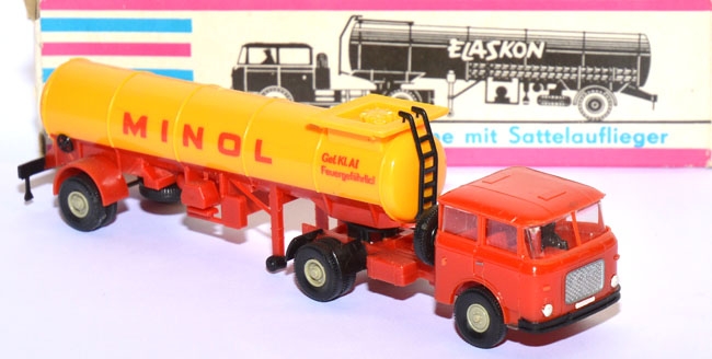 Skoda S 706 RTTN Sattelzug mit Kesselauflieger Minol