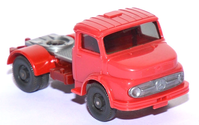 Mercedes-Benz LS 1413 Solozugmaschine rot