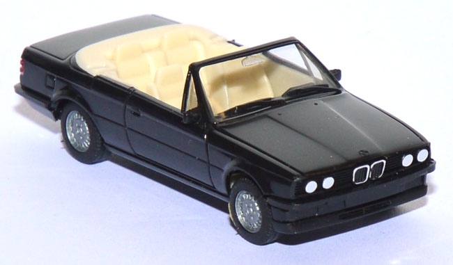 BMW 325i Cabrio schwarz