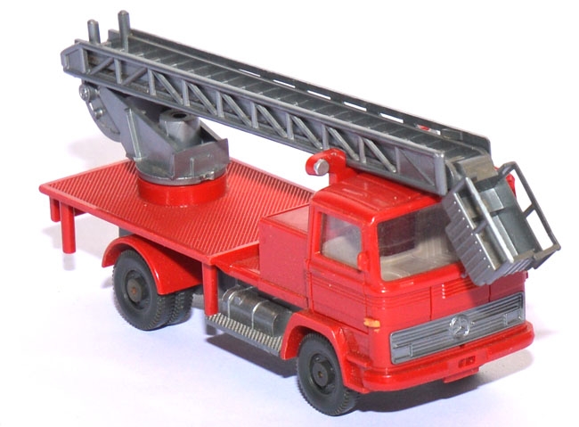 Mercedes-​​Benz LP 1317 Hebebühnenwagen rot