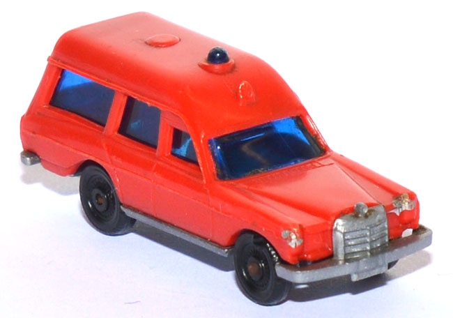 Mercedes-Benz 200 KTW Feuerwehr rot