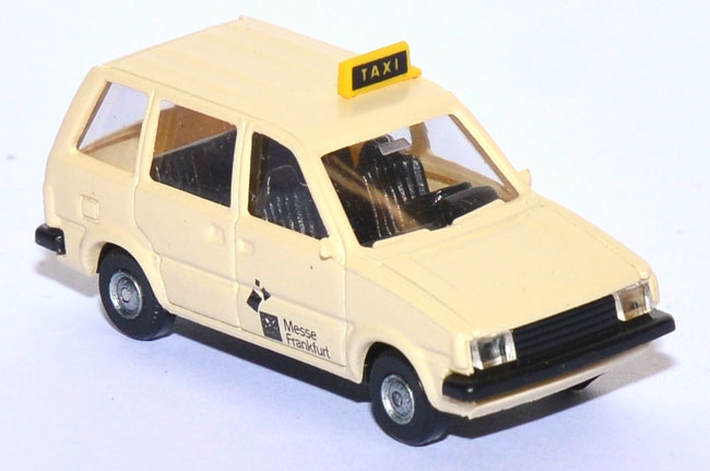 Nissan Prairie Taxi Messe Frankfurt creme