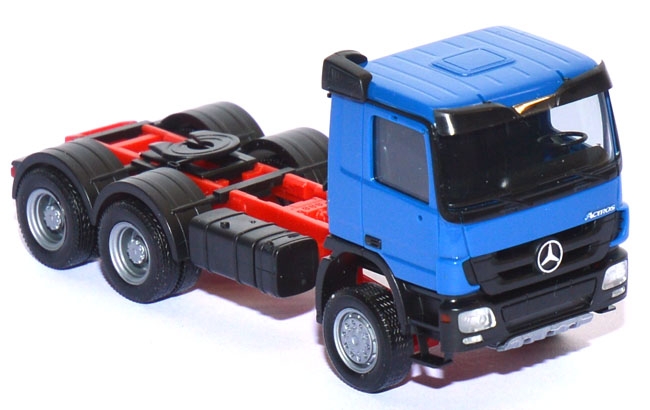 Mercedes-​Benz Actros M 08 Solozugmaschine 6x6 blau