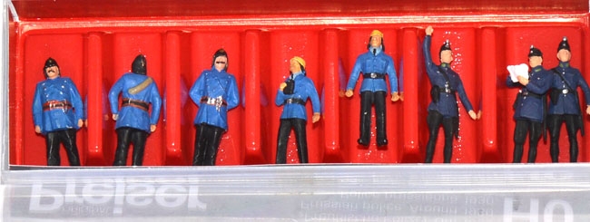 Figuren Polizei und Feuerwehr