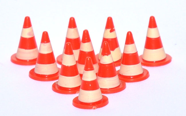 Verkehrsleitkegel - Pylonen - Verkehrshütchen 10 Stück