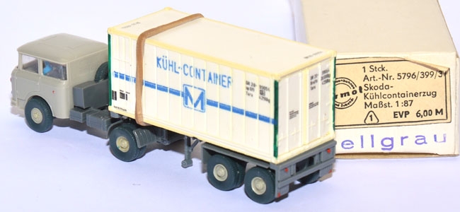 Skoda S 706 RTTN Sattelzug Container 20 ft Kühl-​Container grau