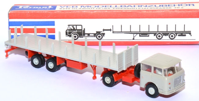 Skoda S 706 RTTN Sattelzug mit Plattformauflieger Rungen grau