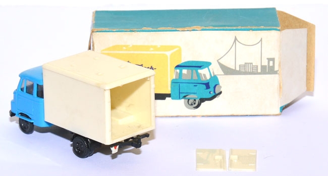 Robur LO 2500 LKW mit eckigem Kofferaufbau himmelblau