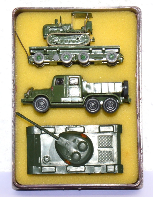 Geschenkpackung Armeefahrzeuge 2 NVA Militär