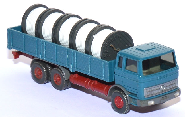 Mercedes-​​Benz LP 2223 Pritschen-​​LKW mit Kabeltrommeln