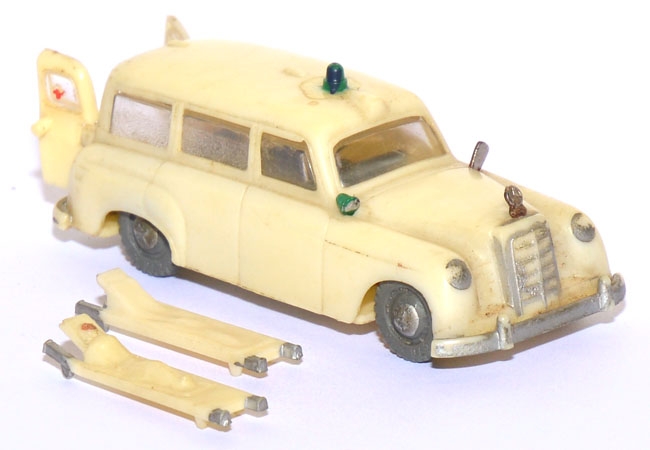 Mercedes-Benz 180 Ambulance mit 2 Tragen