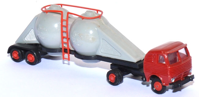 Pegaso Zementsilo-Sattelzug