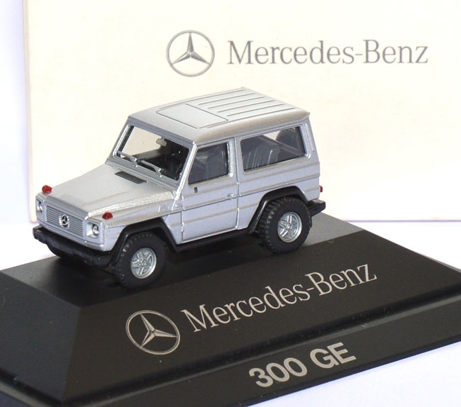 Mercedes-​​Benz 300 GE silber