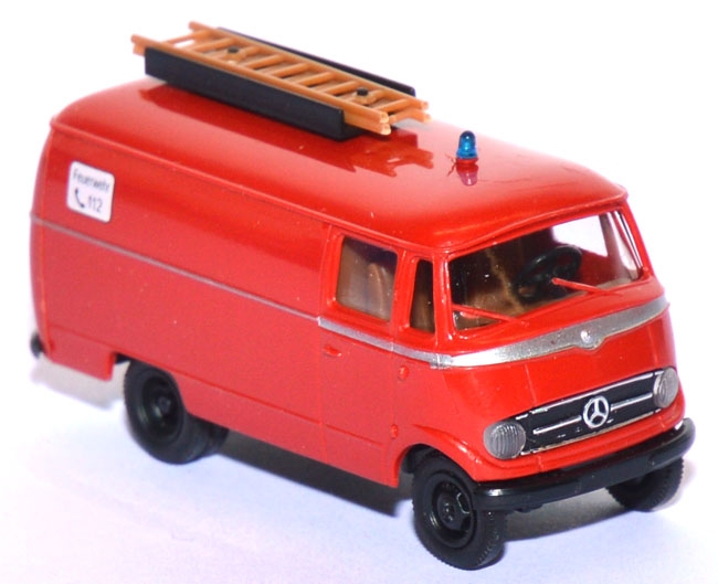 Mercedes-​Benz L 319 Kasten Feuerwehr rot