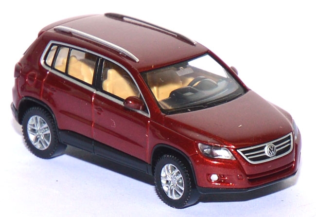 VW Tiguan wild cherry-metallic