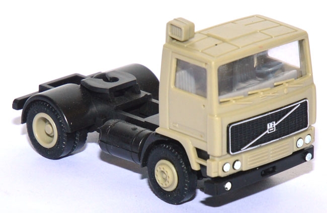 Volvo F 10 Solozugmaschine hellelfenbein