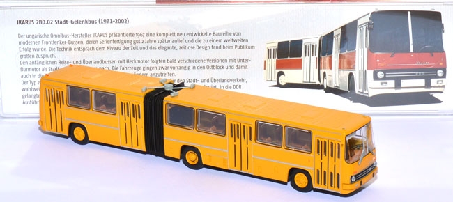 Ikarus 280.02 Stadt-Gelenkbus maisgelb