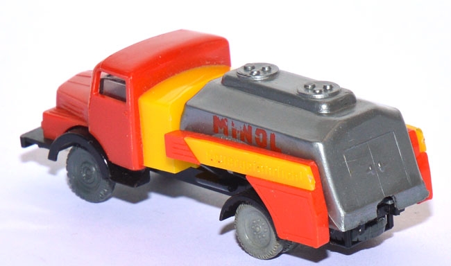IFA S 4000/1 Tankwagen Minol