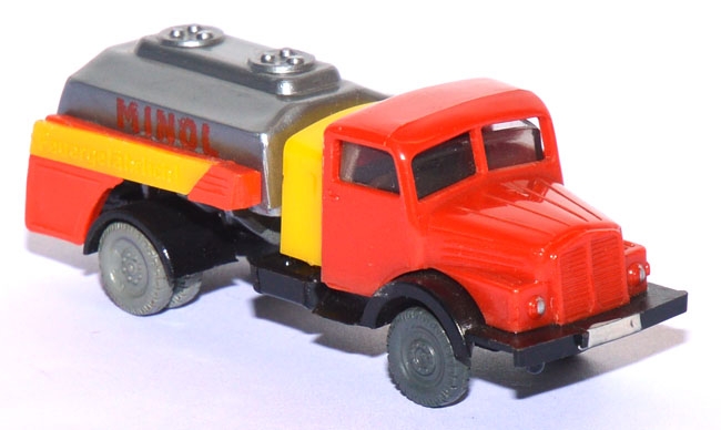 IFA S 4000/1 Tankwagen Minol