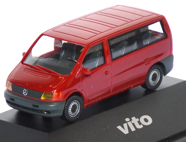 Mercedes-​​Benz Vito Bus weinrot