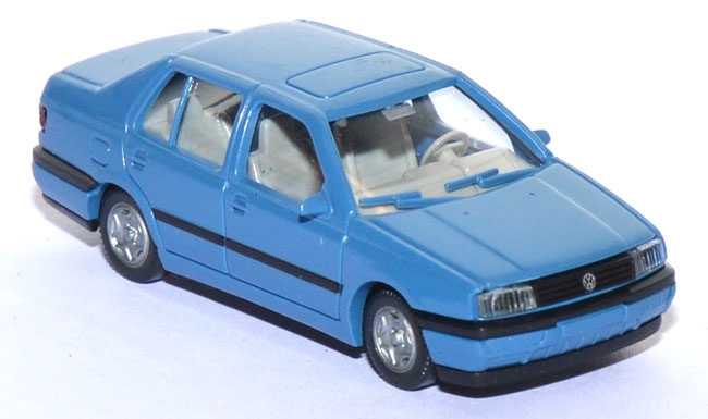 VW Vento dunkellilablau