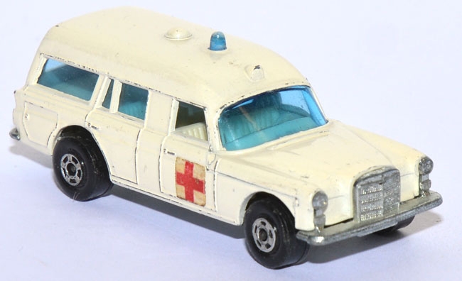 03A Mercedes-Benz Binz Ambulance