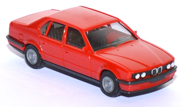 BMW 735i (E32) rot