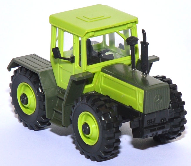 Mercedes-​Benz Trac grün