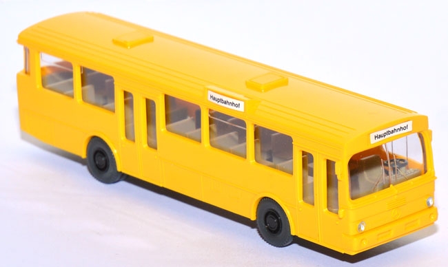 Mercedes-​​​​​Benz O 305 Stadtbus gelb